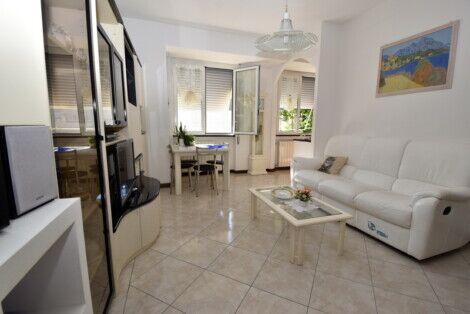 Appartamento in vendita a Finale Ligure.
